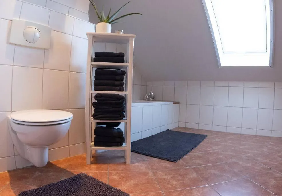 Moderne, Gemuetliche Dg-Wohnung In Ruhiger Lage Neunburg vorm Wald 0*,